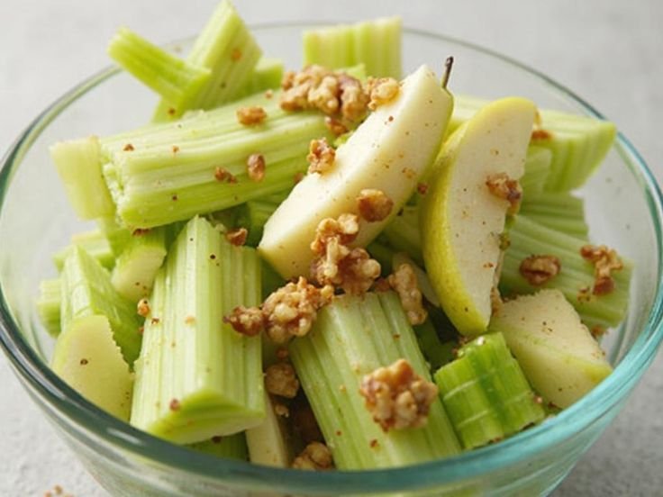 Ensalada de apio con manzana
